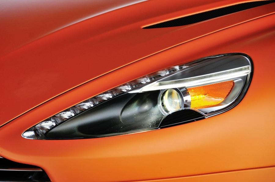 Детали экстерьера Aston Martin Vanquish 2012 года  (NA) (фото 90 из 182)